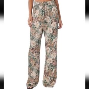 Lita by Ciara FLUID PRINT TIE WAIST PANTS IN ANIMAL FLORAL Satin Beige Sz L EUC